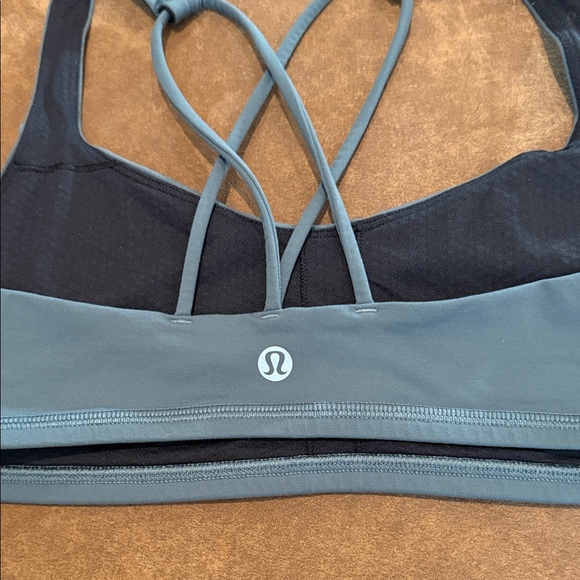 lululemon athletica Slate Blue Strappy Sports Bra. EUC - Picture 3 of 4